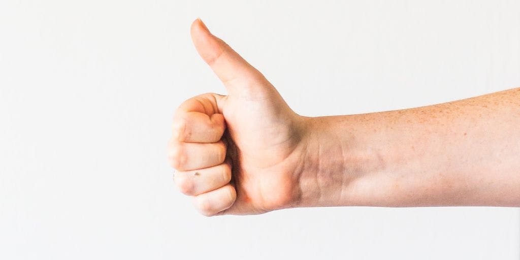 thumbs up by @sincerelymedia on Unsplash